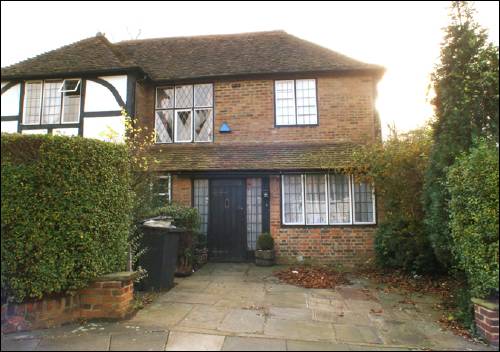 02 Edmunds Walk
